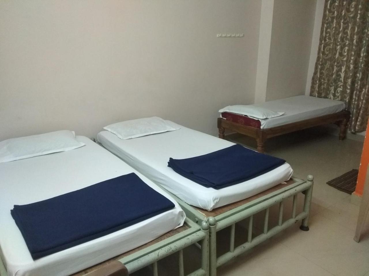 Apoorva Residency Bangalore Bagian luar foto