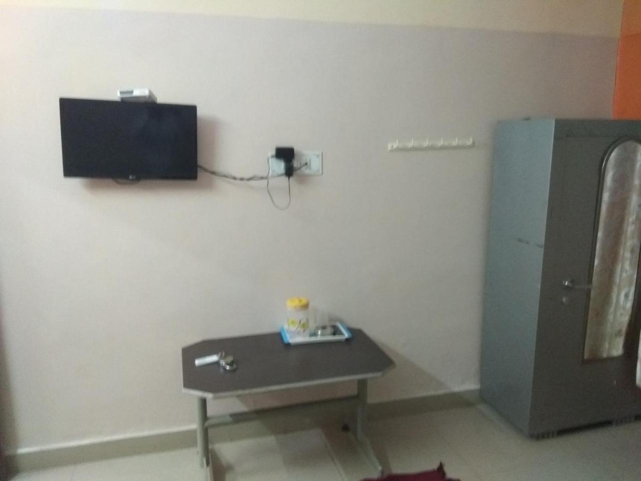 Apoorva Residency Bangalore Bagian luar foto