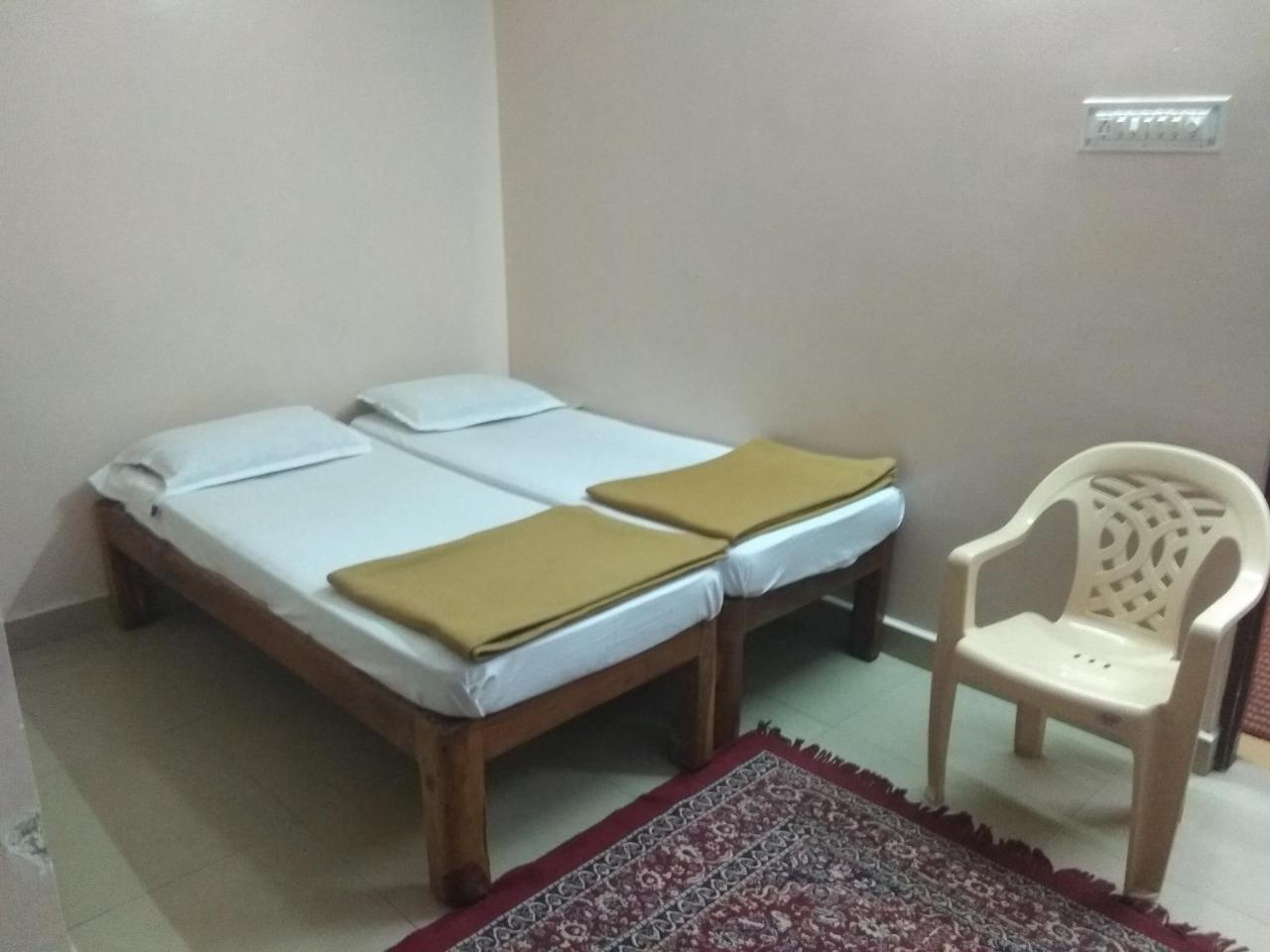 Apoorva Residency Bangalore Bagian luar foto