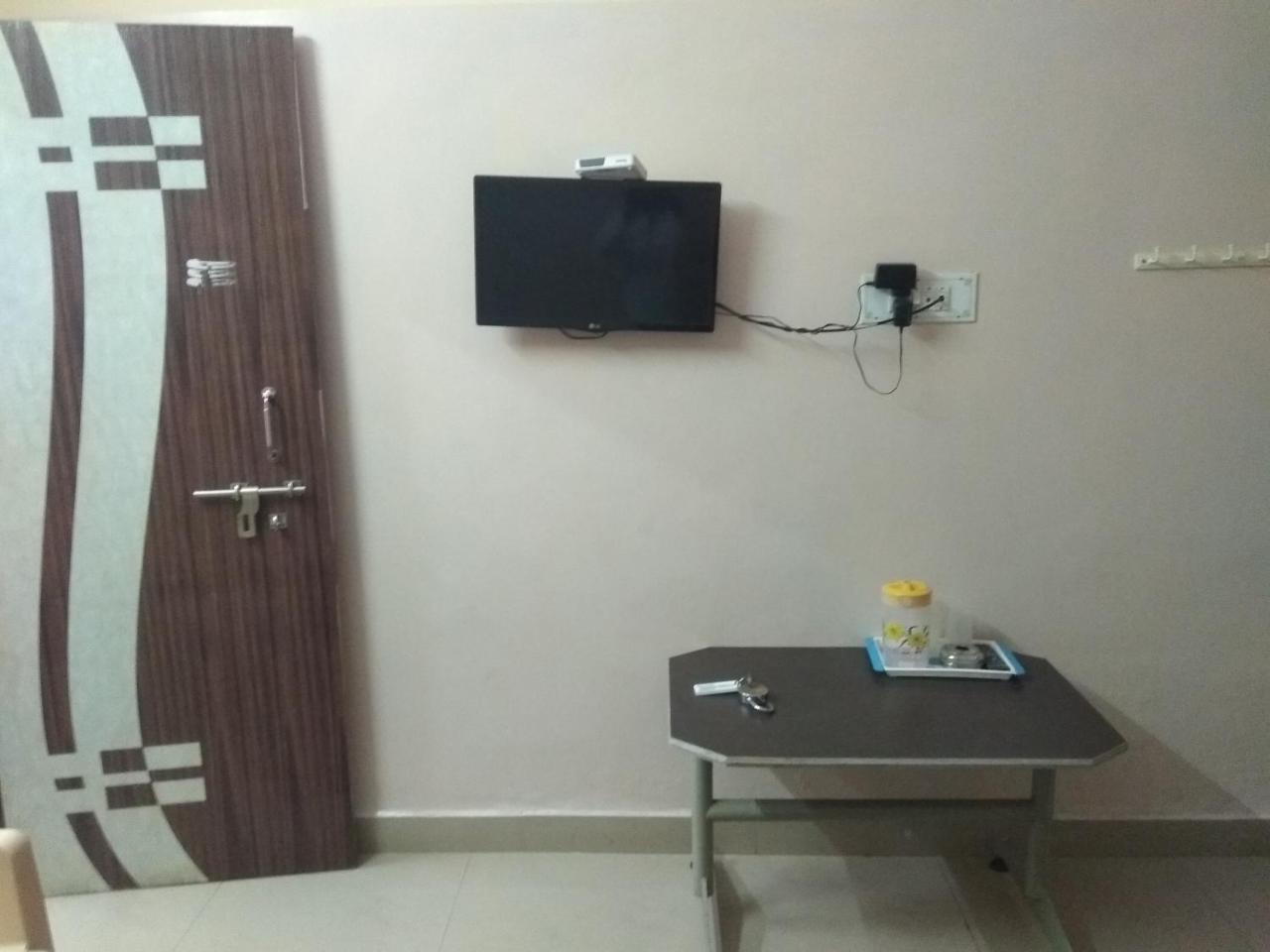 Apoorva Residency Bangalore Bagian luar foto