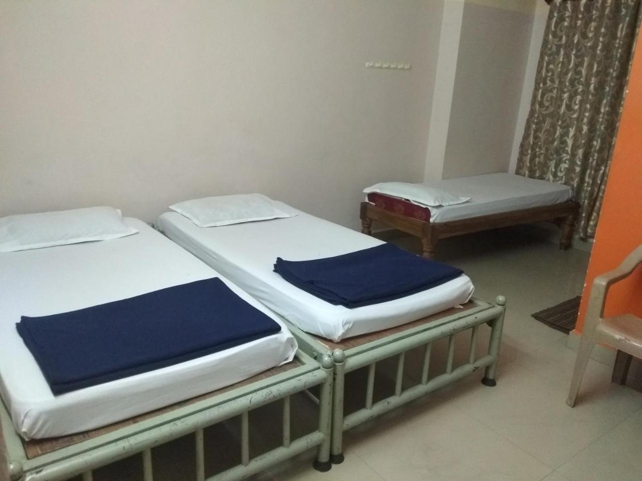 Apoorva Residency Bangalore Bagian luar foto