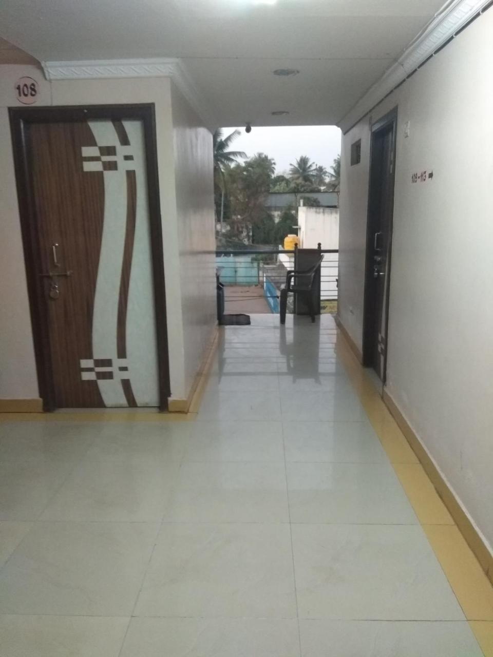 Apoorva Residency Bangalore Bagian luar foto