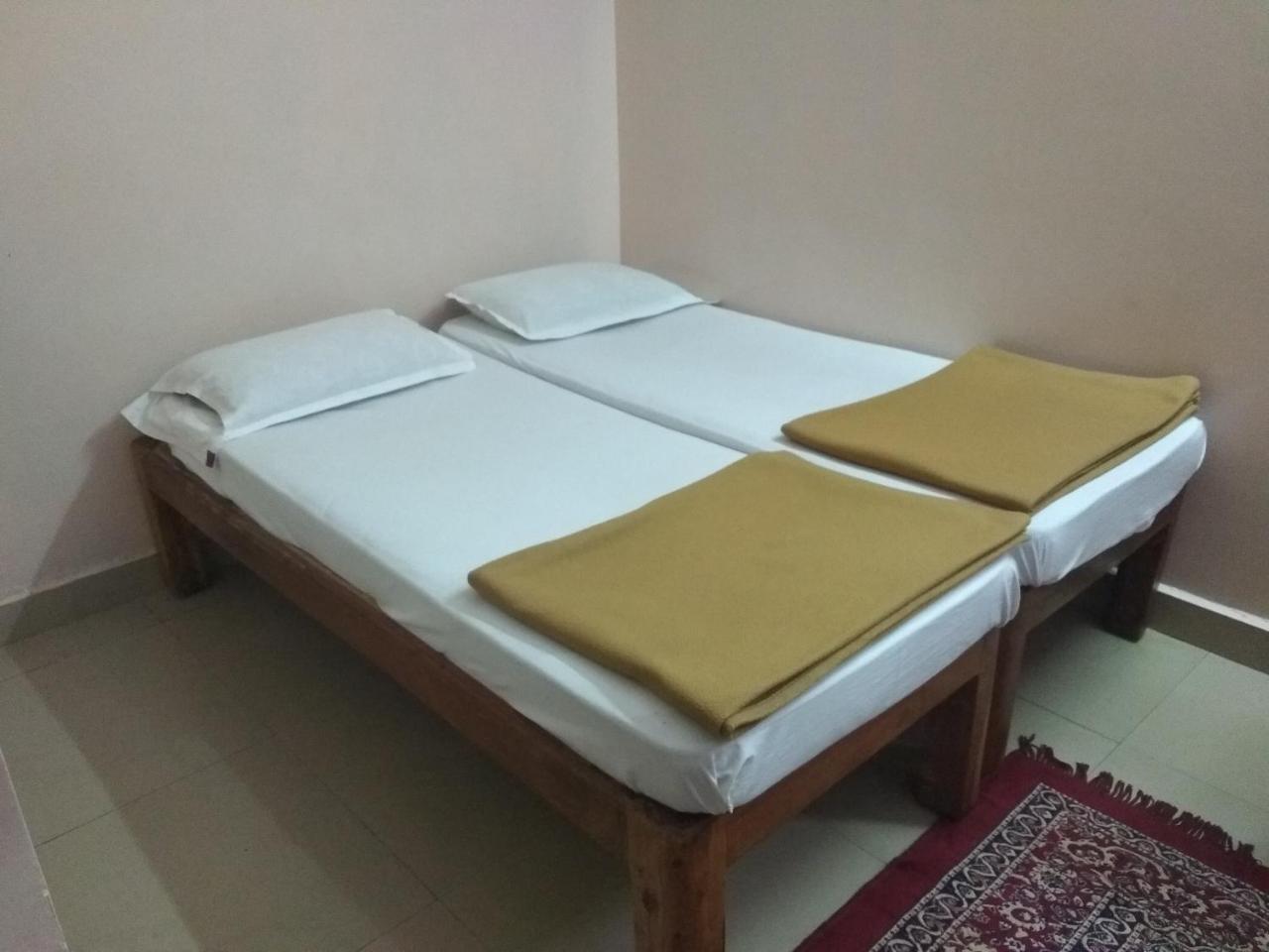 Apoorva Residency Bangalore Bagian luar foto