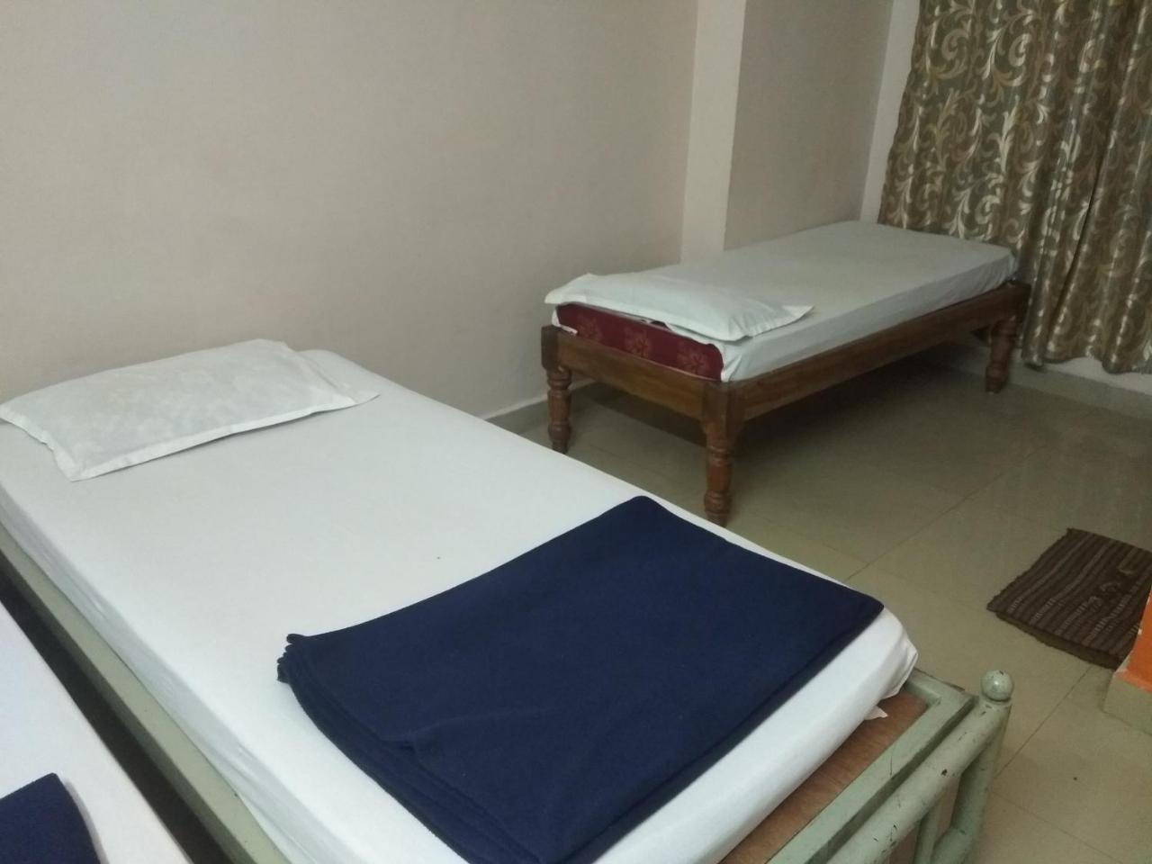 Apoorva Residency Bangalore Bagian luar foto
